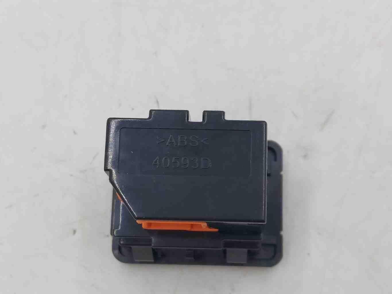 16-19 Mercedes Gle63s A0008206251 power outlet inverter 115 volt socket