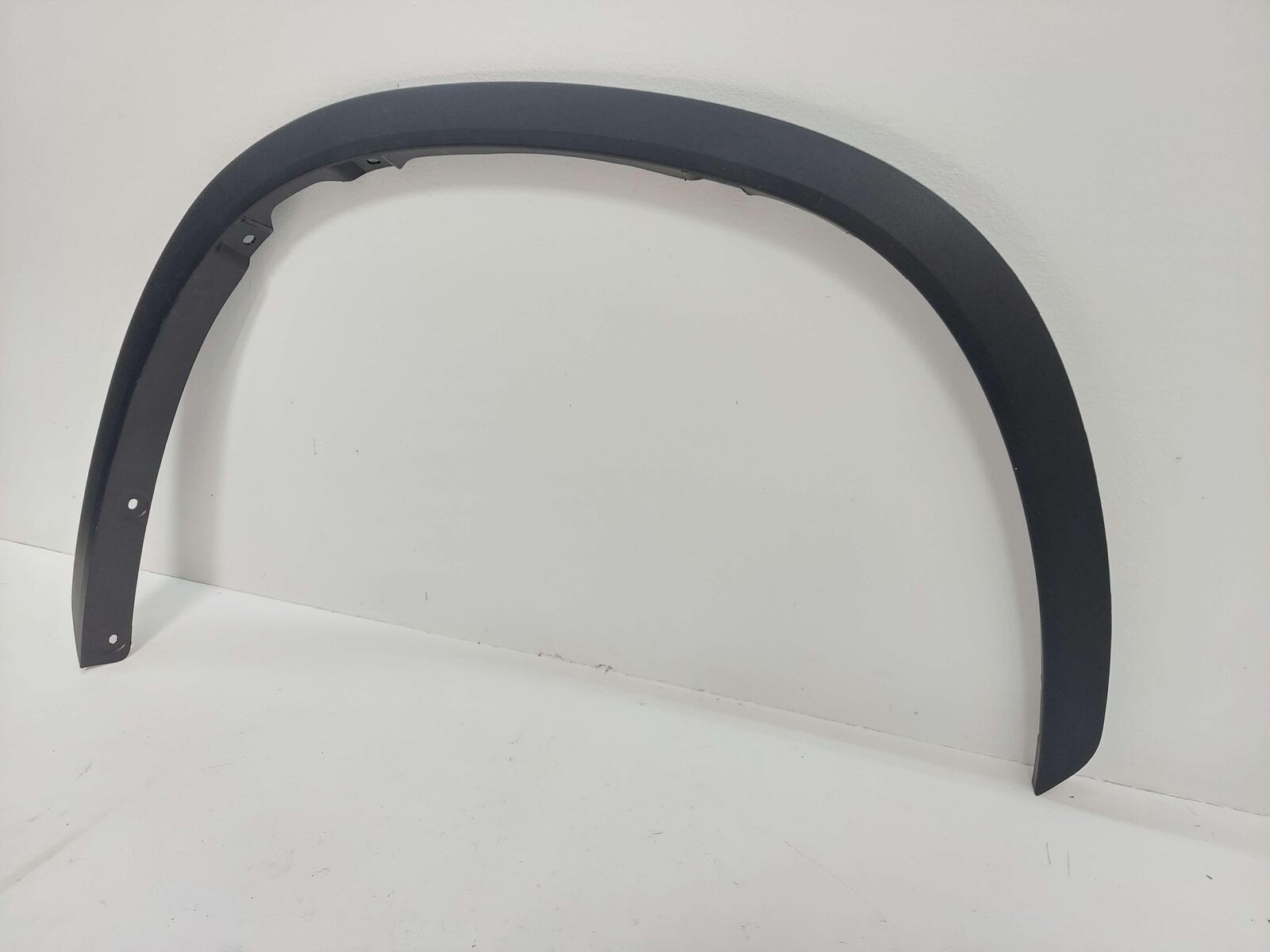 2020 TOYOTA HIGHLANDER FRONT RIGHT FENDER FLARE BLACK TEXTURED *MISC MARKS*