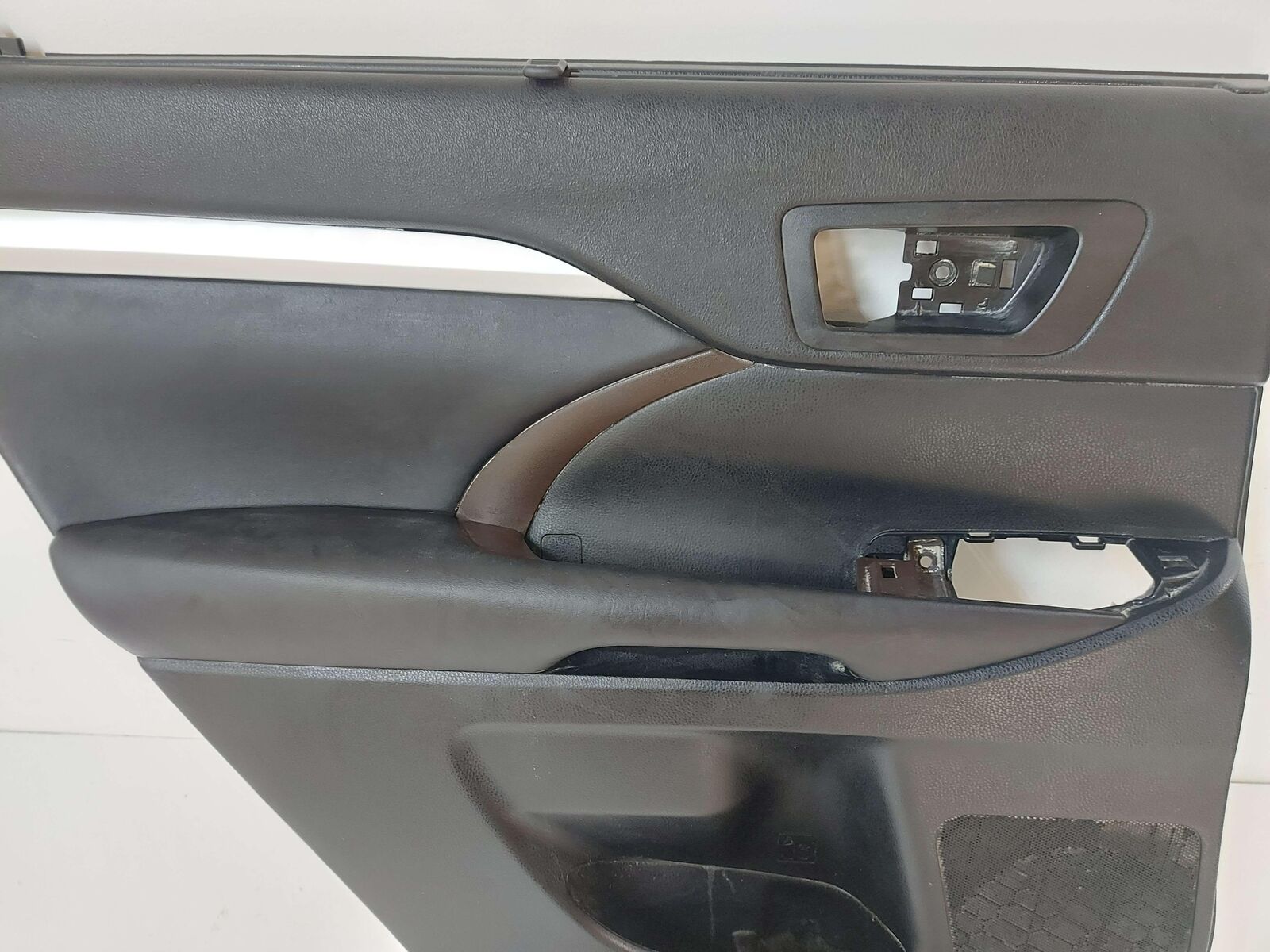 14-16 TOYOTA HIGHLANDER REAR LEFT DOOR TRIM PANEL BLACK *NOTE