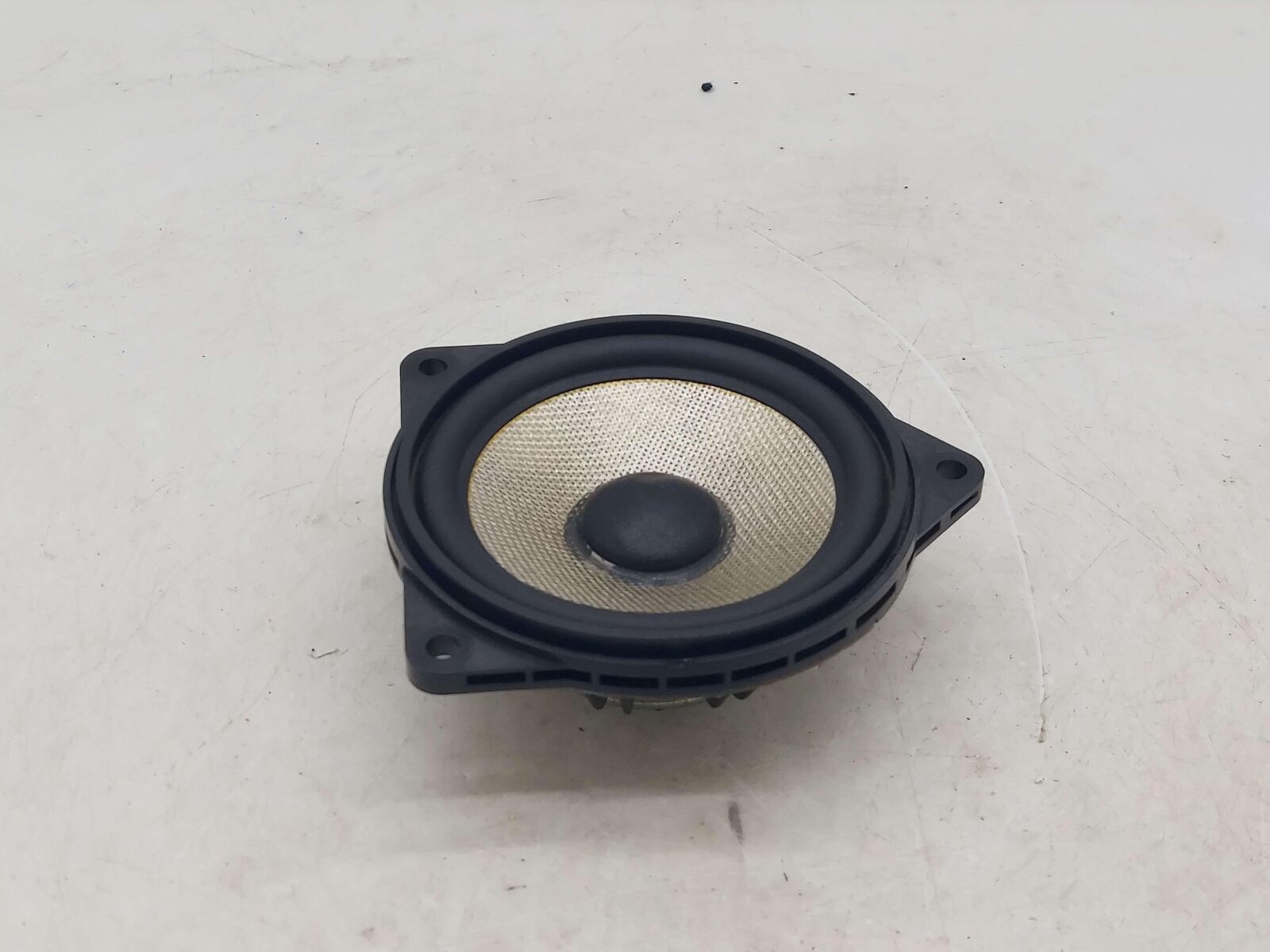 2023 MCLAREN ARTURA DASH SPEAKER 2127014401A