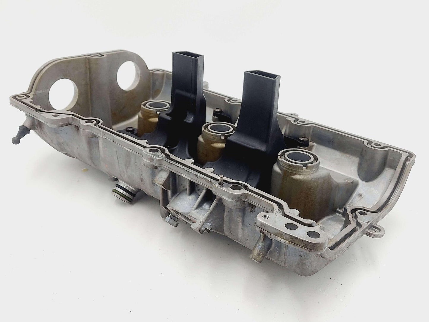 15-18 PORSCHE MACAN 3.0L LH LEFT VALVE COVER 946105136 95B