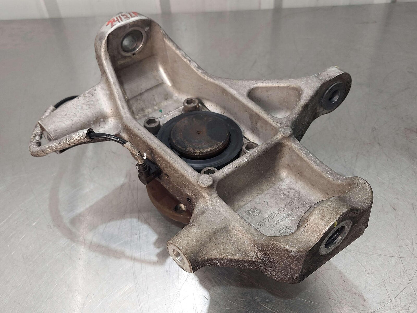 2016 MCLAREN 540C FRONT LEFT SPINDLE KNUCKLE HUB 13B1201CP