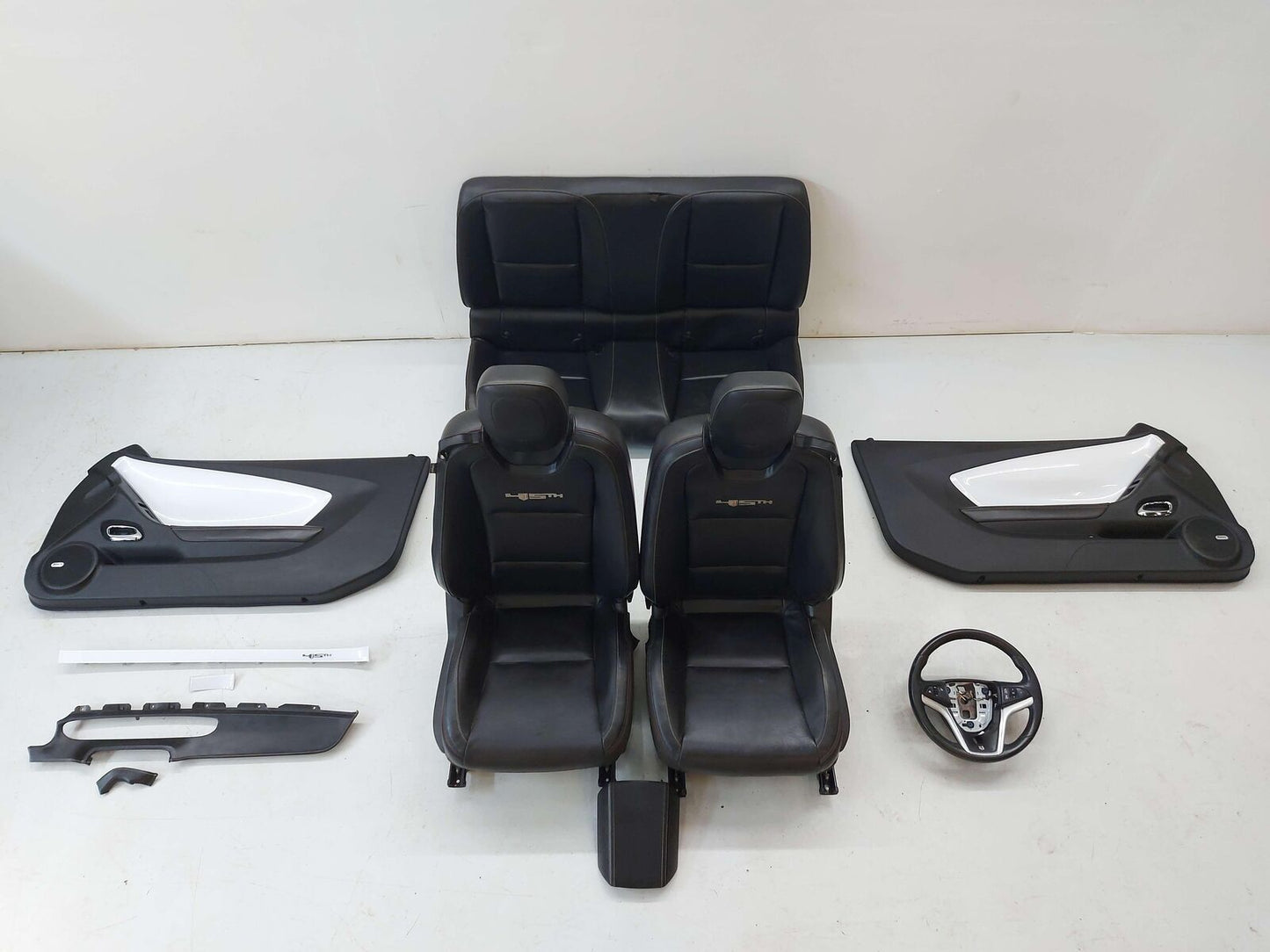 12-15 CHEVY CAMARO SS 45TH ANNIVERSARY INTERIOR SEAT / DOOR TRIM ETC SET *NOTES