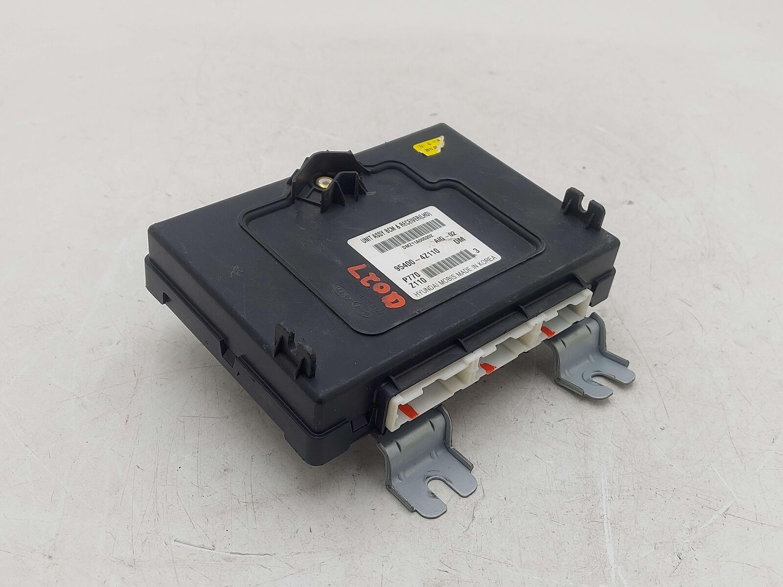 13 14 HYUNDAI SANTA FE 954004z110 BCM MODULE