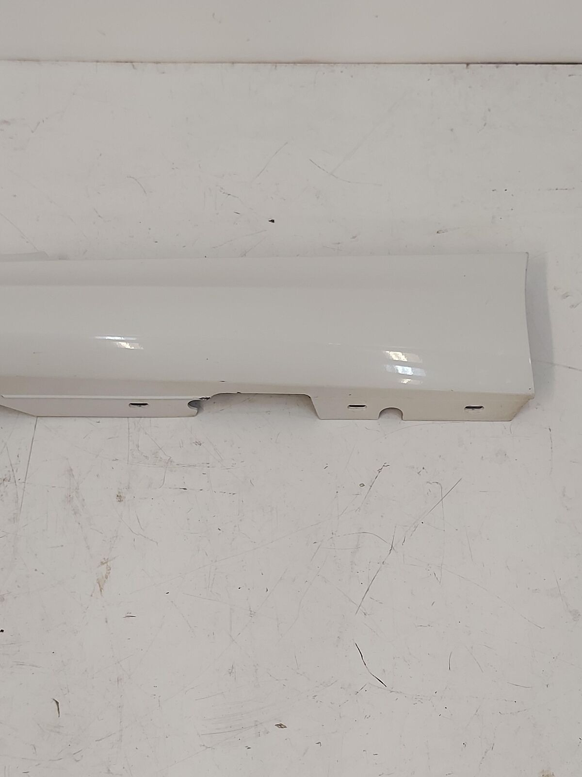 08-13 BMW 135i LH Left Rocker Panel Side Skirt Moulding White *Notes*