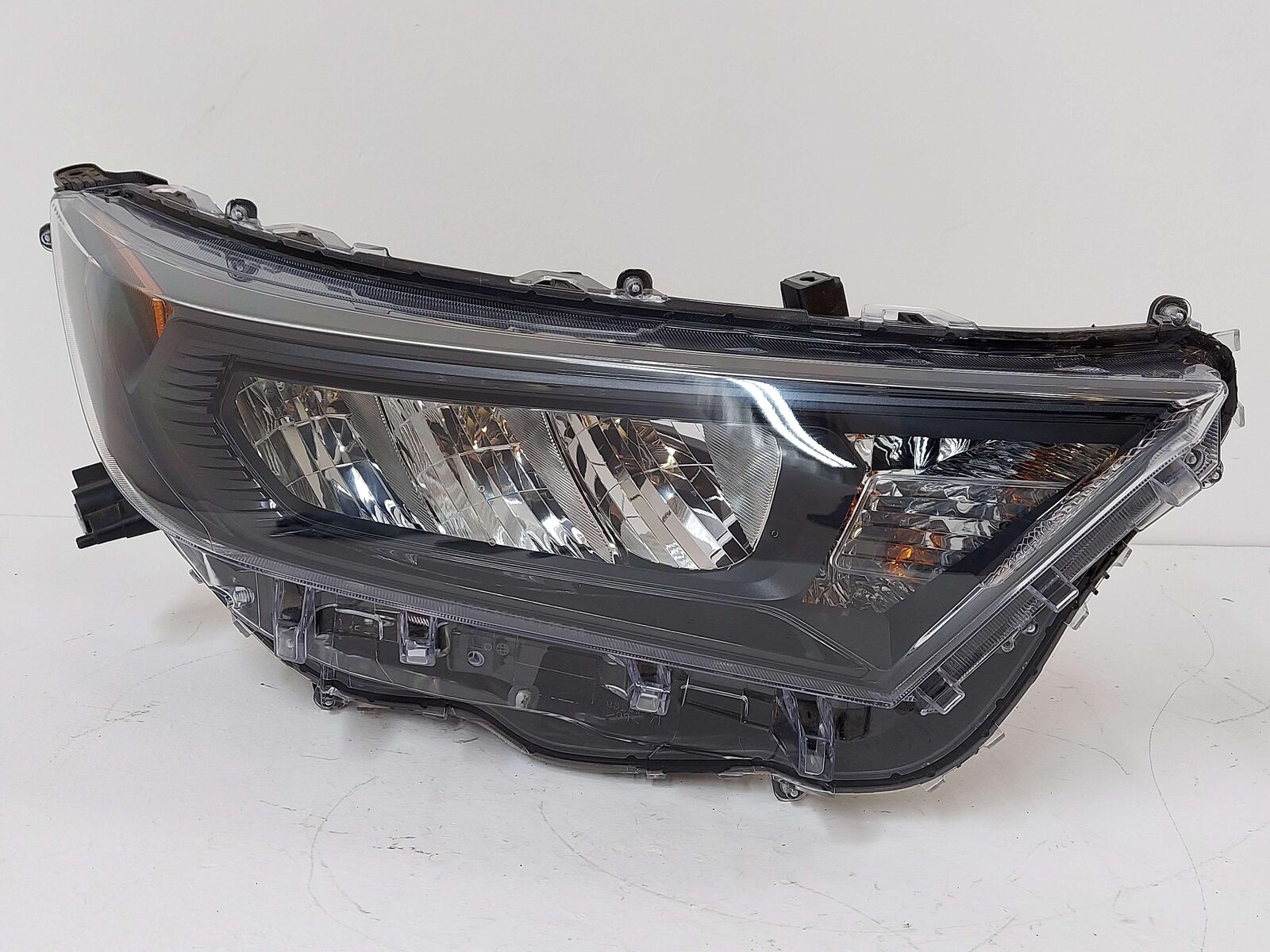 19-23 TOYOTA RAV-4 FRONT RIGHT HEADLIGHT HEADLAMP 81110-0R152