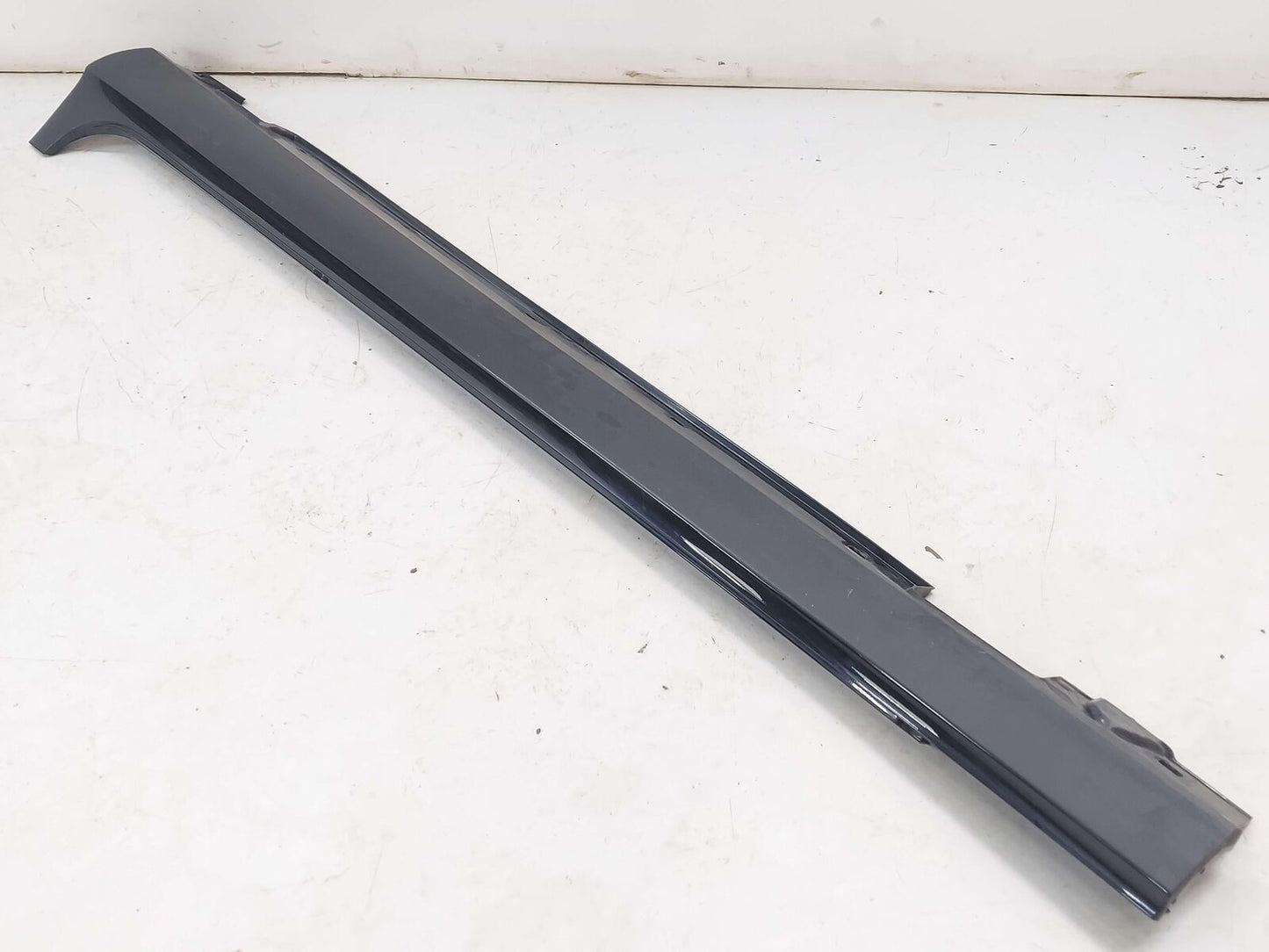 12-18 MERCEDES CLS63S AMG W218 LEFT ROCKER PANEL SIDE SKIRT MOULDING BLACK