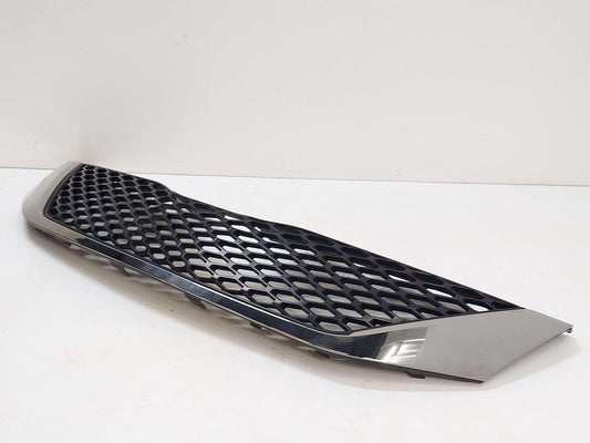 11-17 TOYOTA SIENNA SE GRILL GRILLE CHROME 53101-08120 *LIGHT PITTING*