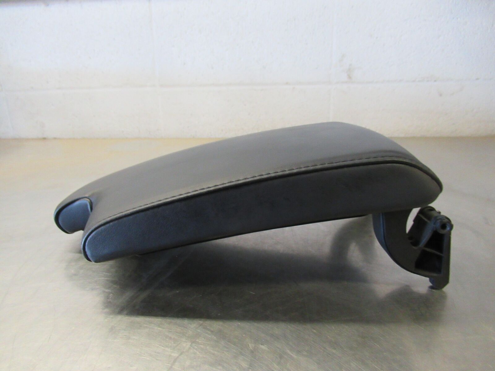 09-11 BMW M3 Front Console Lid Armrest Black