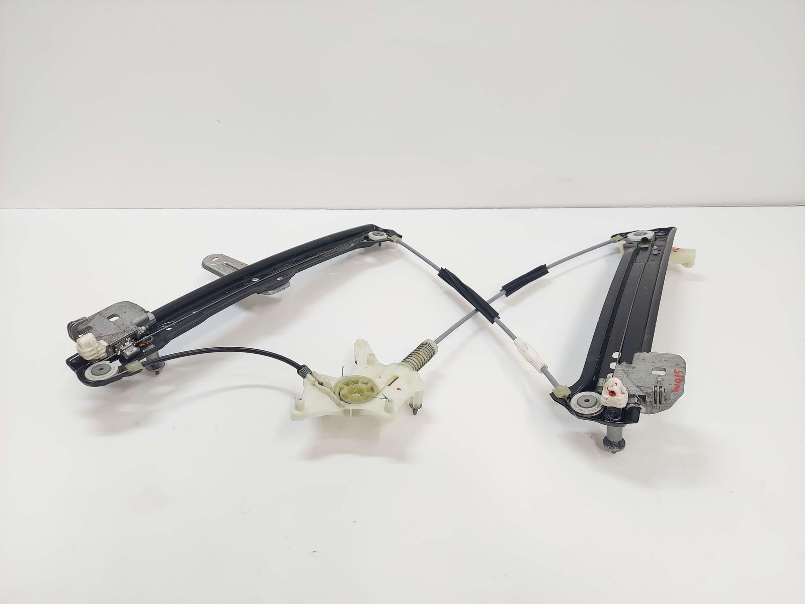 2020 PORSCHE TAYCAN FRONT LEFT DOOR WINDOW REGULATOR 9J1837401C 059324209B