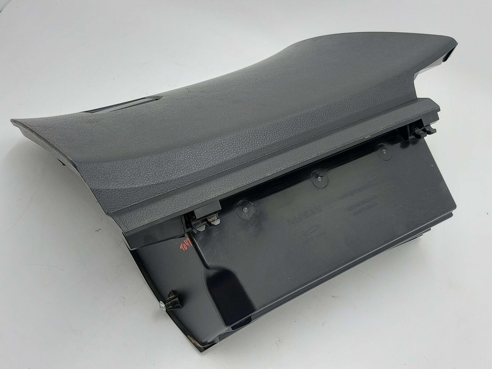 2018 NISSAN QASHQAI DASH GLOVE BOX BLACK 685106FK0A *SCUFFS*