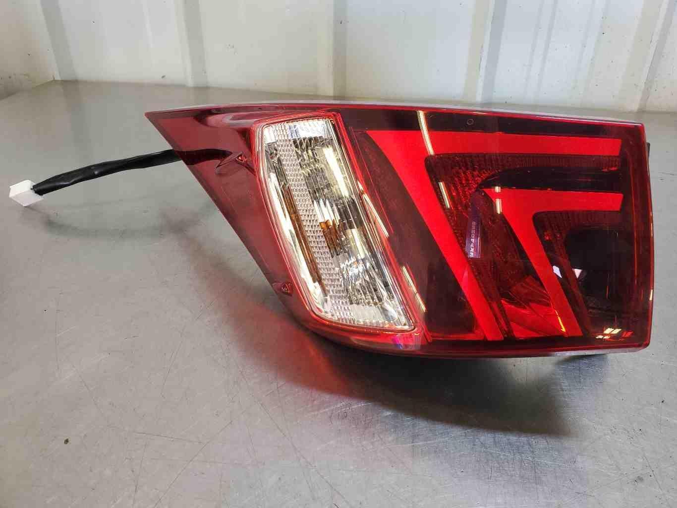 14-16 Lexus Is350 RH Right quarter panel Sedan Tail Light Lamp 81550-53270