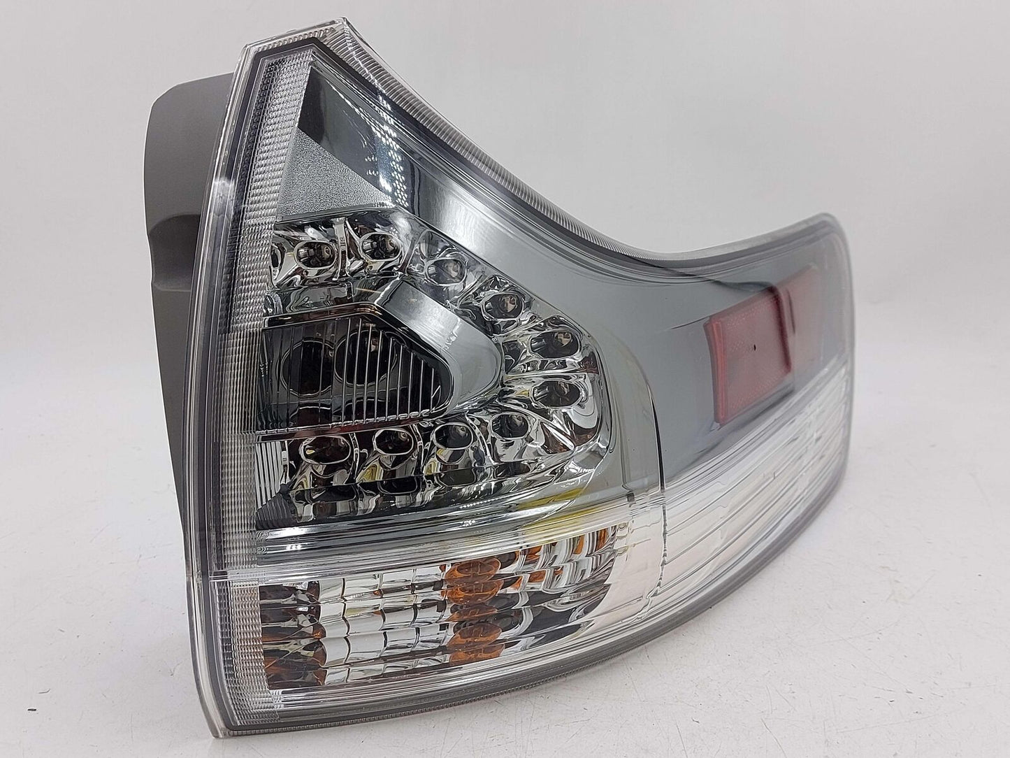 11-20 TOYOTA SIENNA SE RIGHT TAIL LIGHT LAMP OUTER CLEAR LENS 8155008040