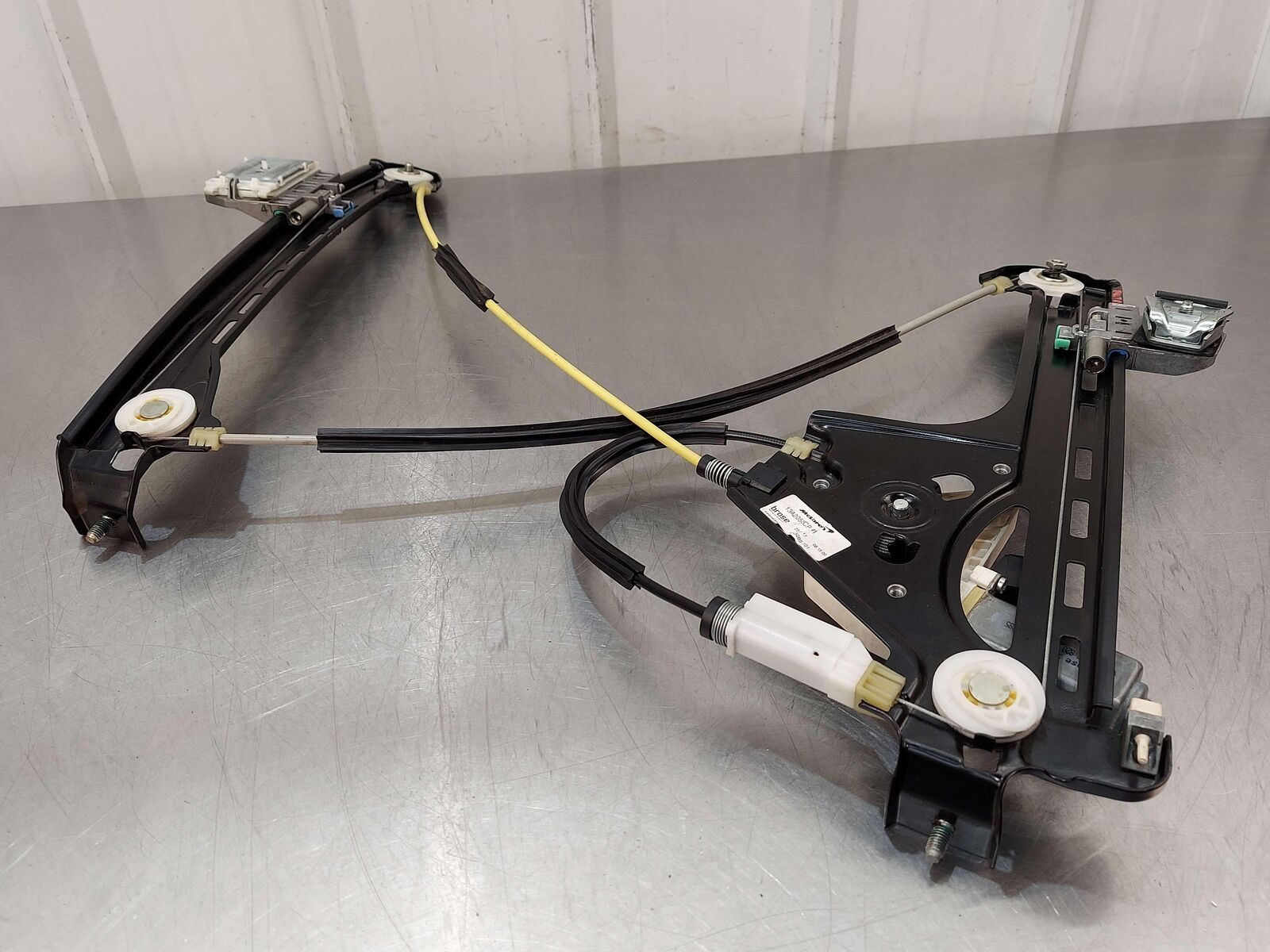 2017 MCLAREN 570S FRONT RIGHT DOOR WINDOW GLASS REGULATOR 13A2053CP