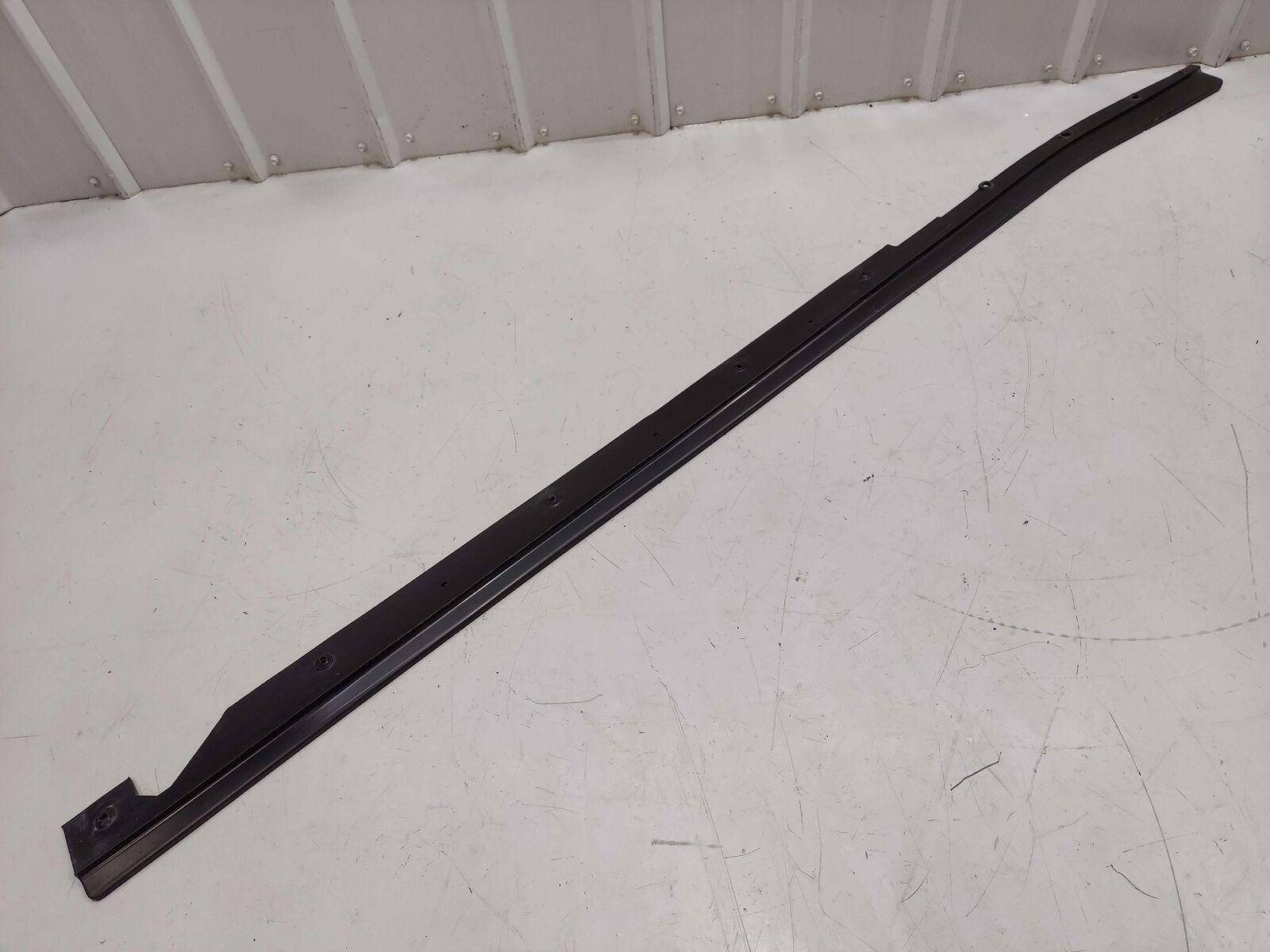 2006 FORD GT GT40 SUPERCAR LEFT OUTER ROCKER PANEL MOULDING 4G7V6310129AE OEM