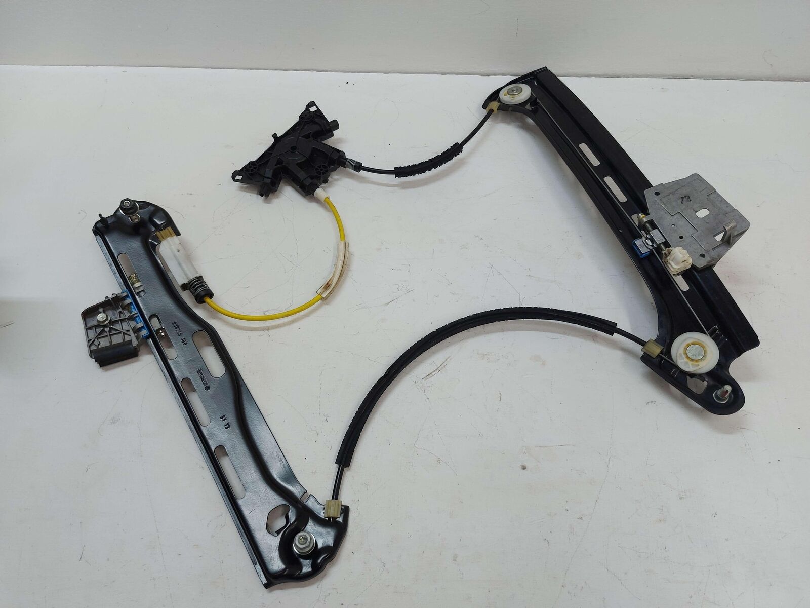 12-18 Mercedes W218 CLS63s AMG REAR RIGHT DOOR WINDOW GLASS REGULATOR 918246100