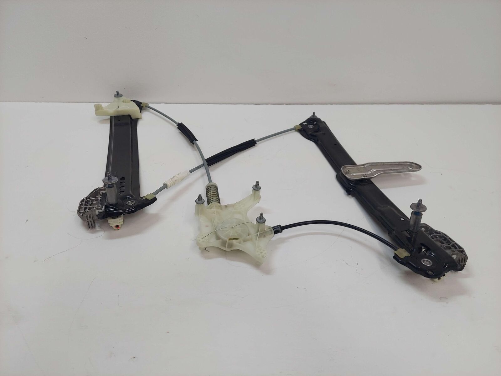 2020 PORSCHE TAYCAN FRONT LEFT DOOR WINDOW REGULATOR 9J1837401C 059324209B