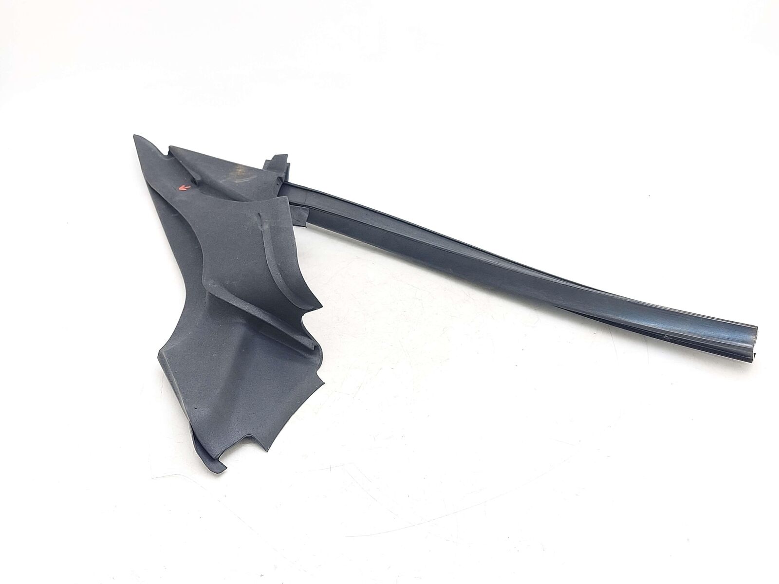 2024 ASTON MARTIN DB12 VOLANTE RIGHT WEATHER STRIPPING MIRROR MOULDING *NOTE