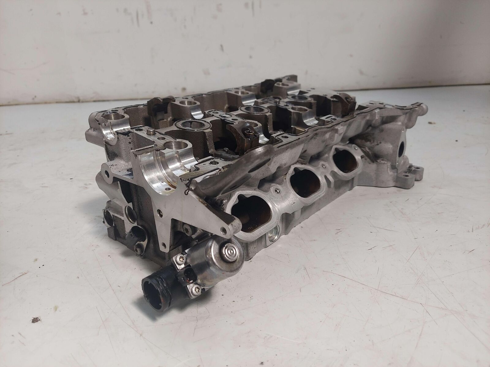 06-12 Mercedes C300 W204 Engine LH Left Cylinder Head 2720104720 0913419382 NOTE