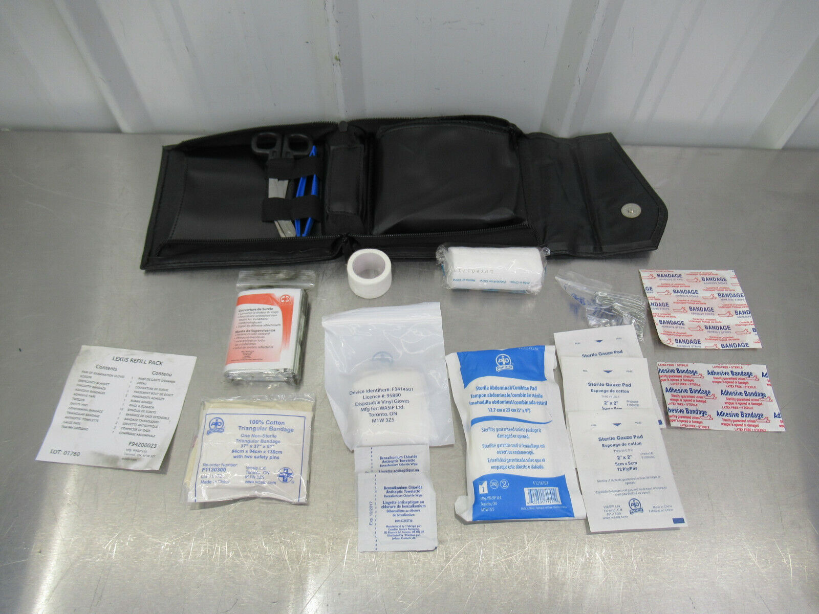 W001 17 2017 LEXUS GX460 EMERGENCY FIRST AID KIT POUCH