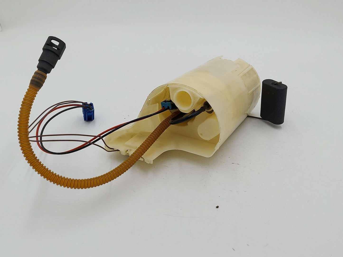 04-05 BMW Z4 E85 Fuel Gas Pump W/ Level Sender 6767720 136K KMS