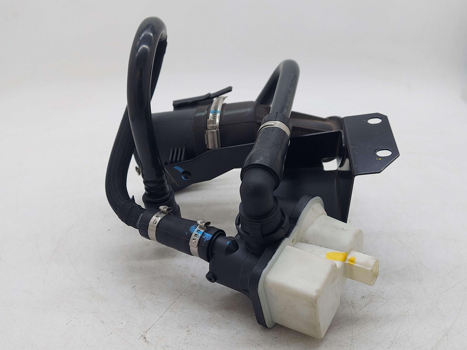 2010 Maserati GranTurismo S M145 Coupe LEAK DETECTION PUMP 0261222010