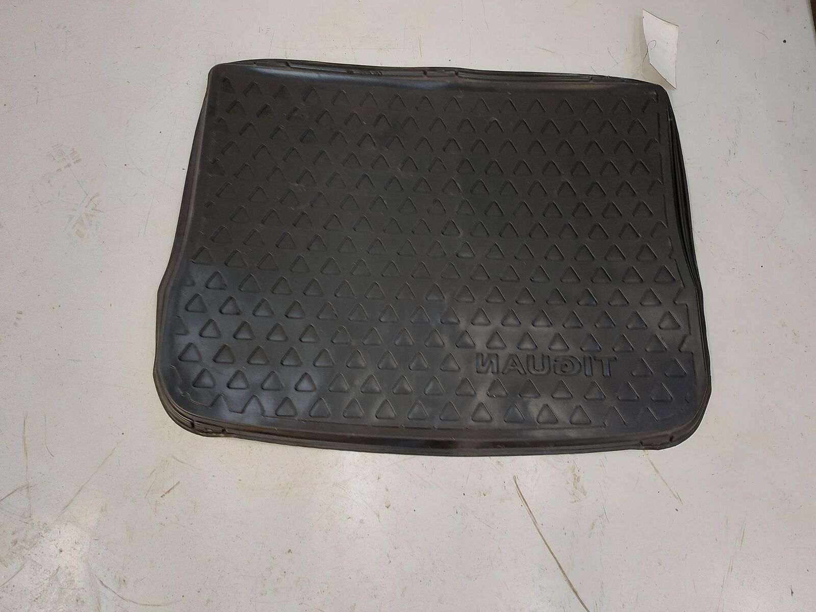 17 VW TIGUAN Rubber Rear Cargo Mat 79K KM'S 