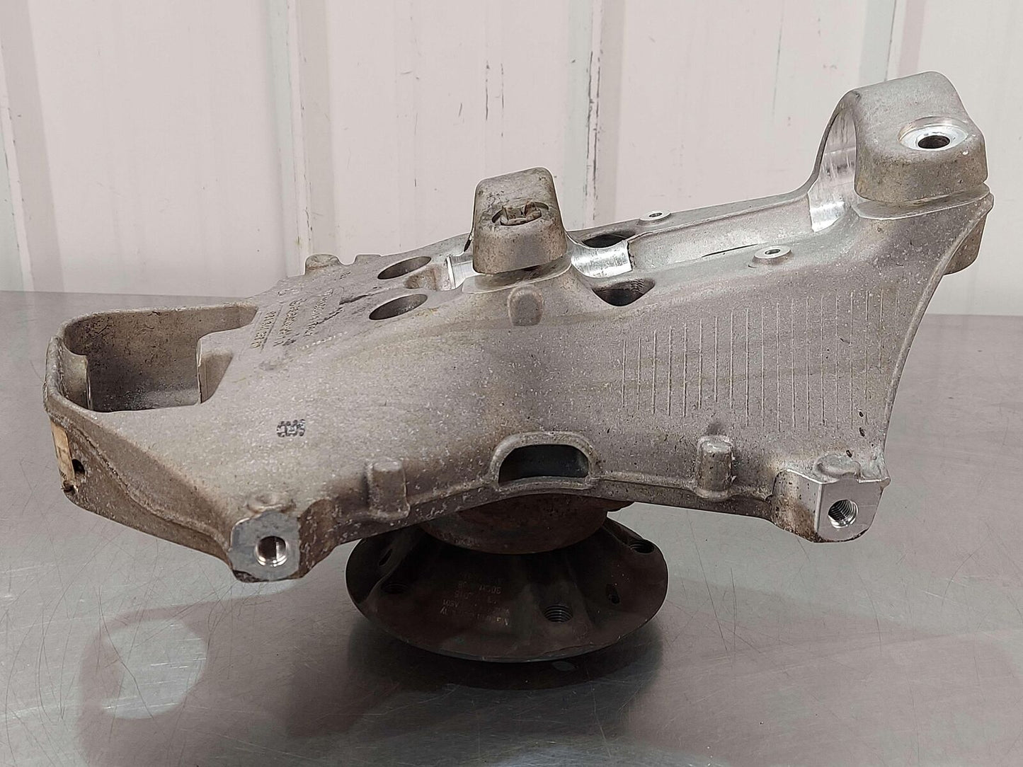 16 PORSCHE CAYMAN GT4 981 GT3 991 FRONT RIGHT SPINDLE KNUCKLE HUB 99134165880