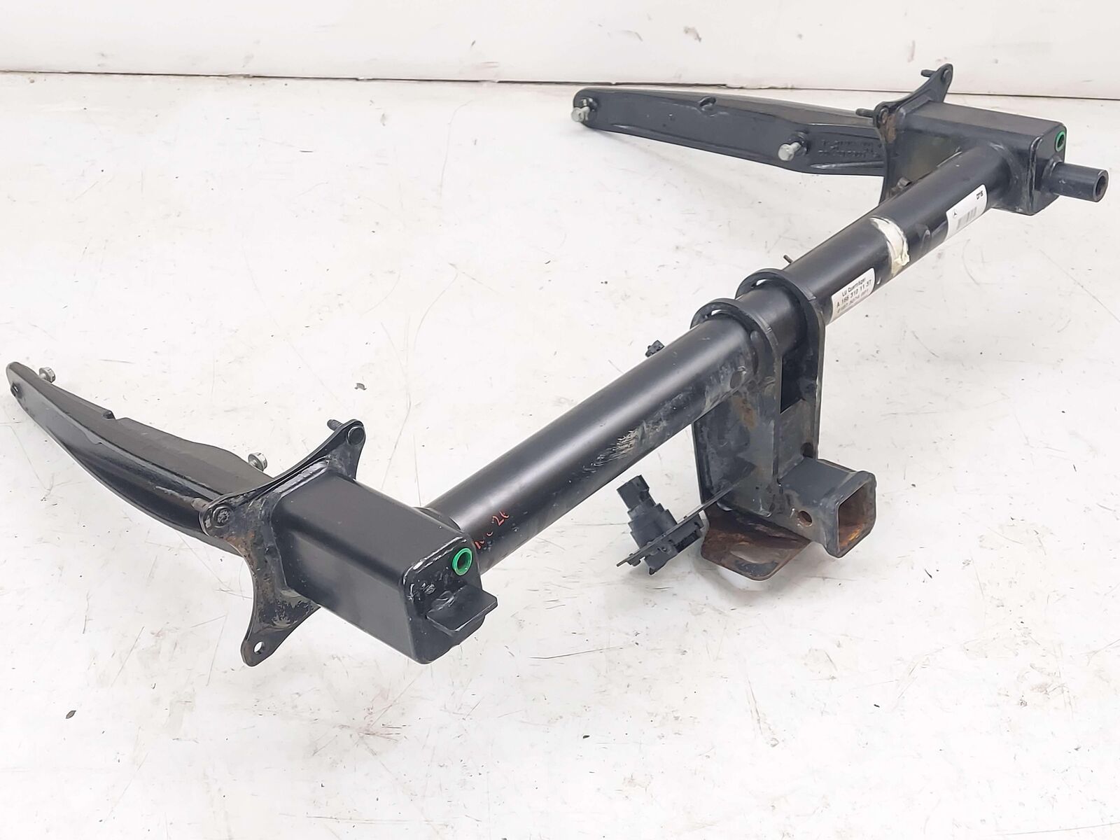 13-16 MERCEDES GL63 AMG X166 TOW BAR TRAILER HITCH REINFORCEMENT BAR A1663100418