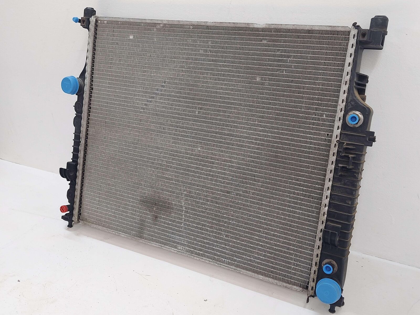 08-11 MERCEDES ML63 AMG W164 WATER COOLANT RADIATOR A1645002604