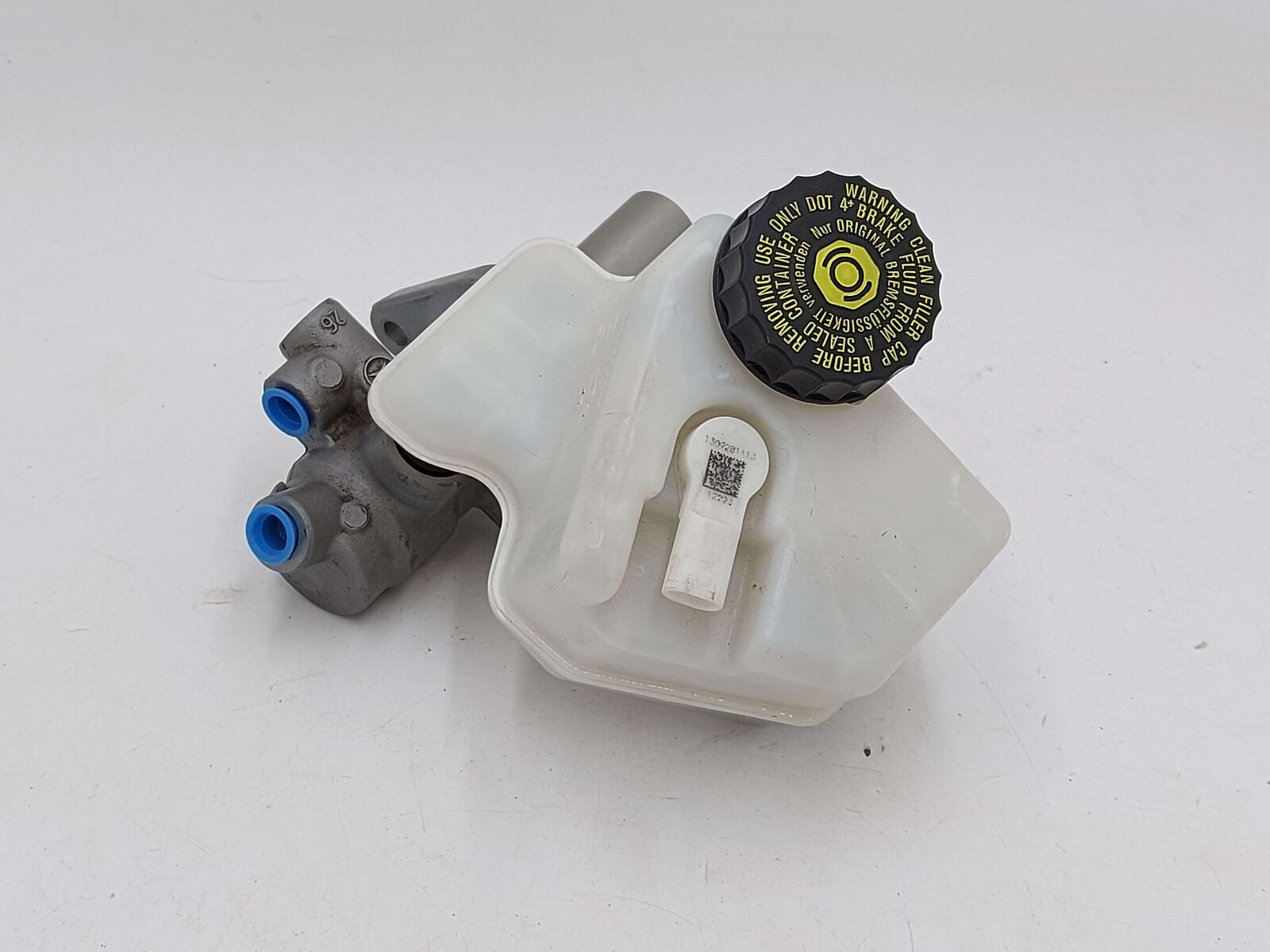 12-14 Mercedes W218 CLS63S AMG BRAKE MASTER CYLINDER 2124300001