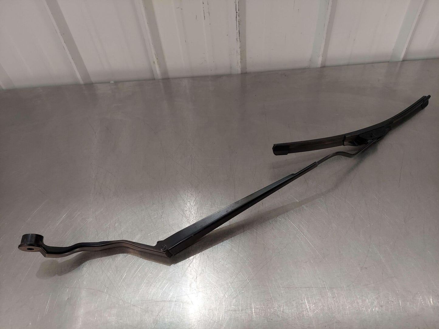 2010 Maserati GranTurismo S M145 Coupe RIGHT WIPER ARM