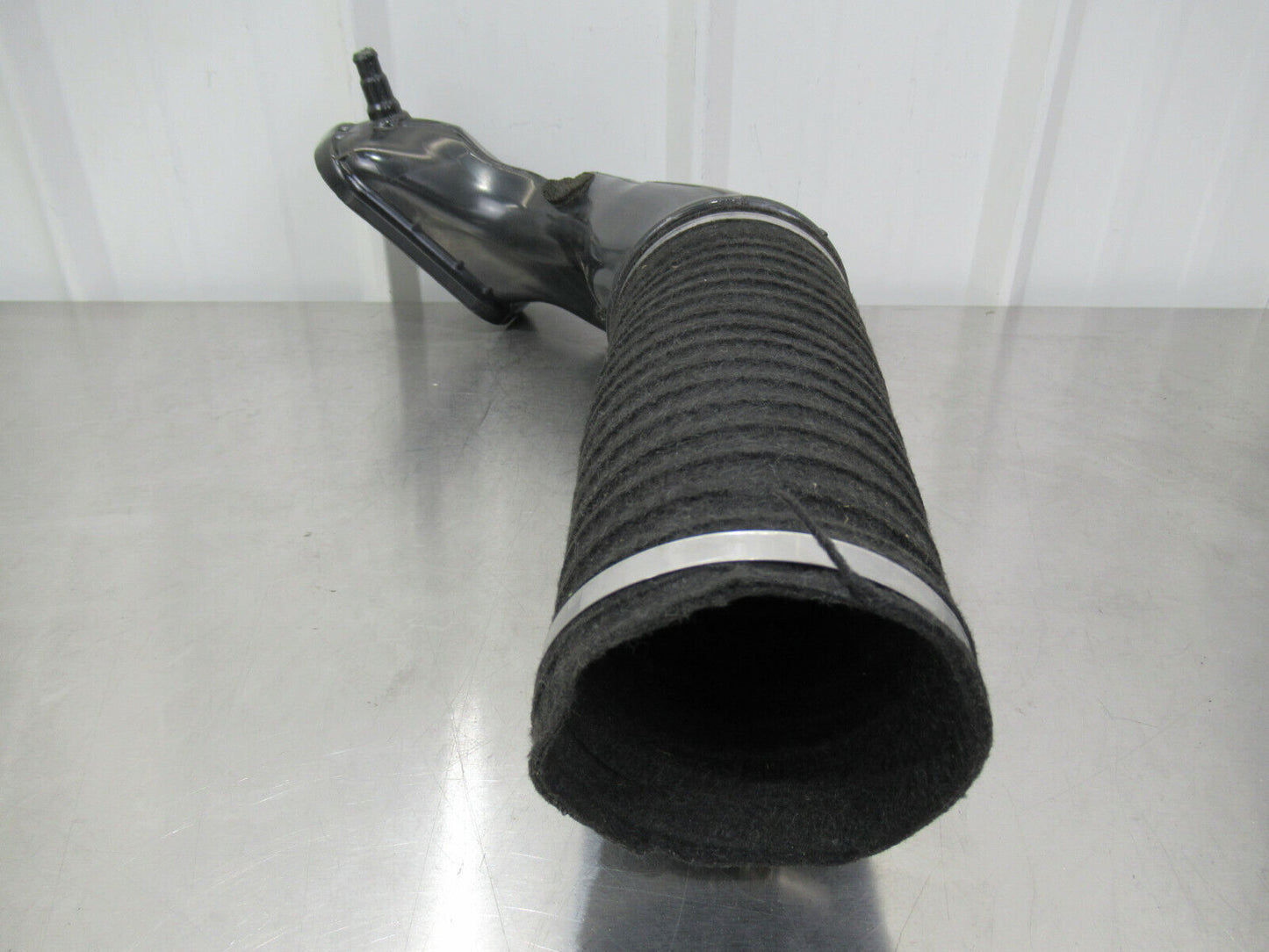 T020 2016 16 MCLAREN 570S RH RIGHT INTAKE AIR DUCT TUBE 13F0683CP