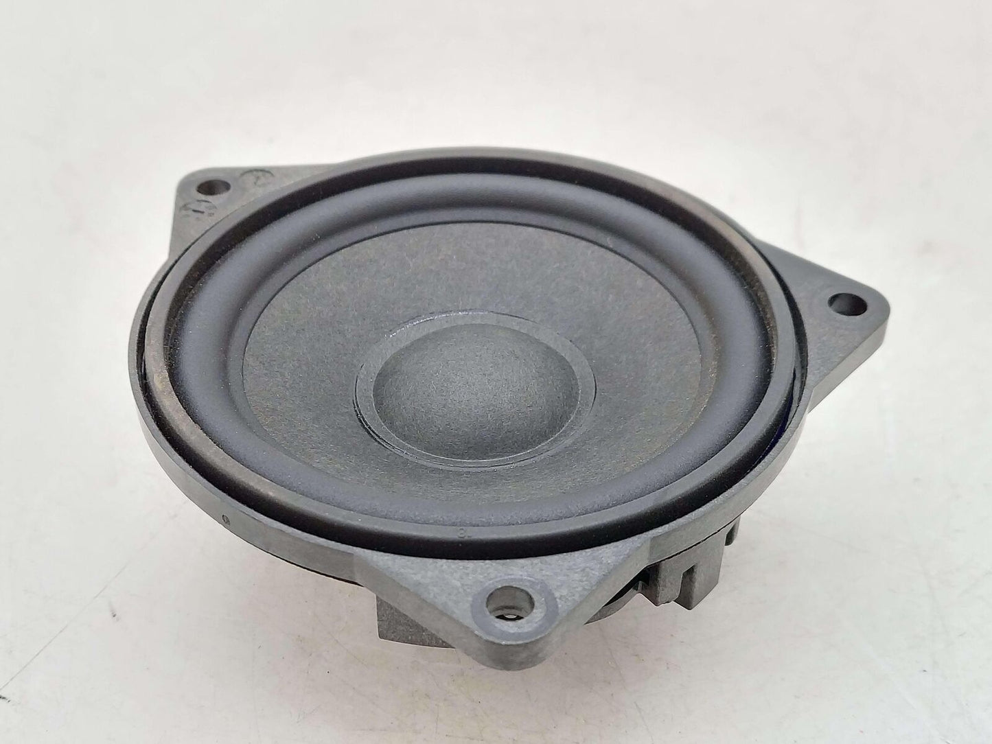 2017 MCLAREN 570S LEFT SPEAKER QUARTER MOUNT 13M1030CP