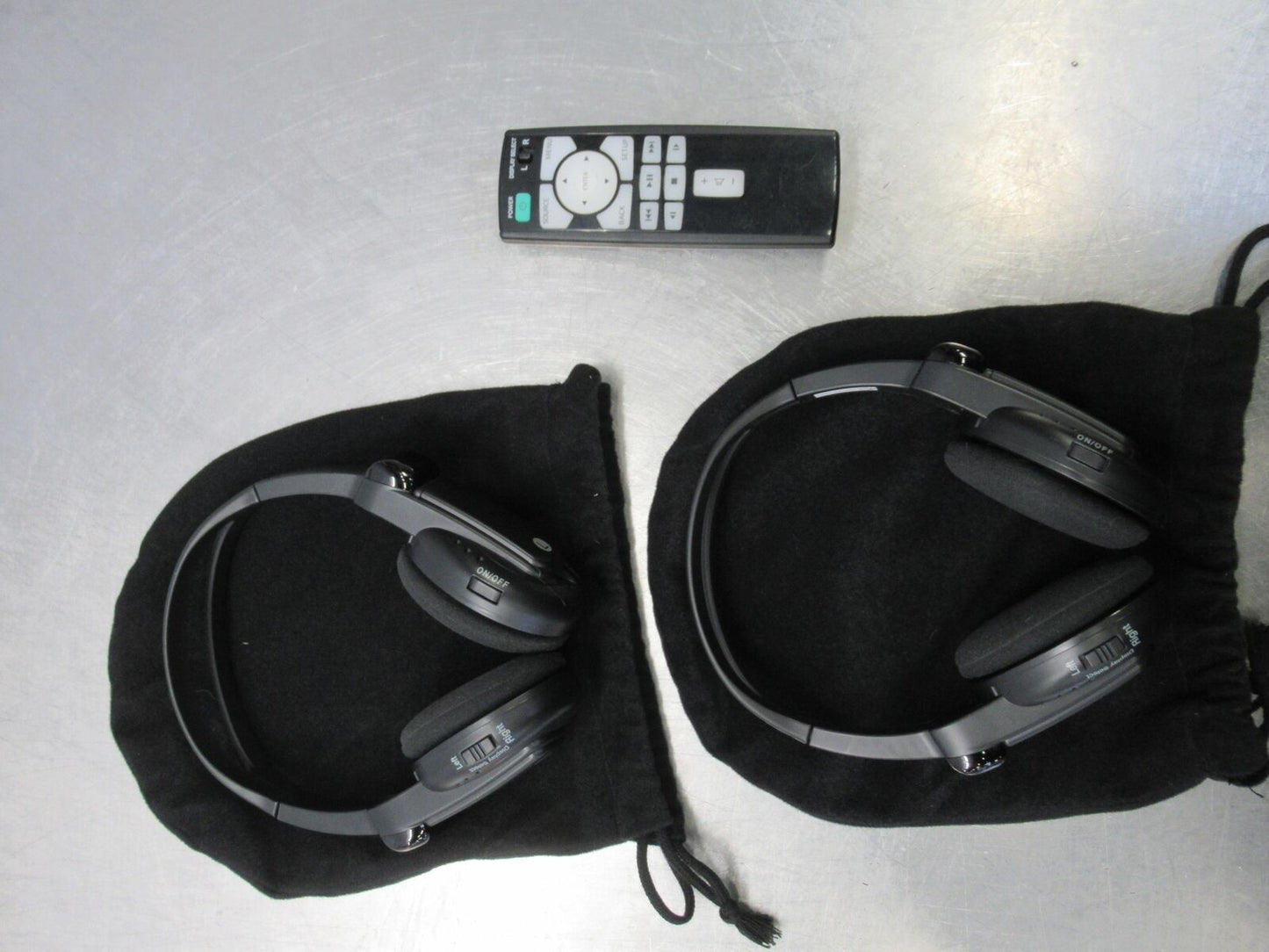 14-16 INFINITI QX60 Headphones x2 10R037883 With Remote