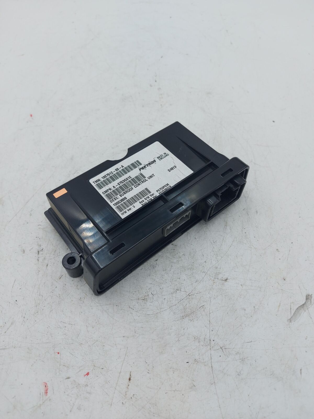 14 TESLA S 1007512-00-a Sunroof Control Module