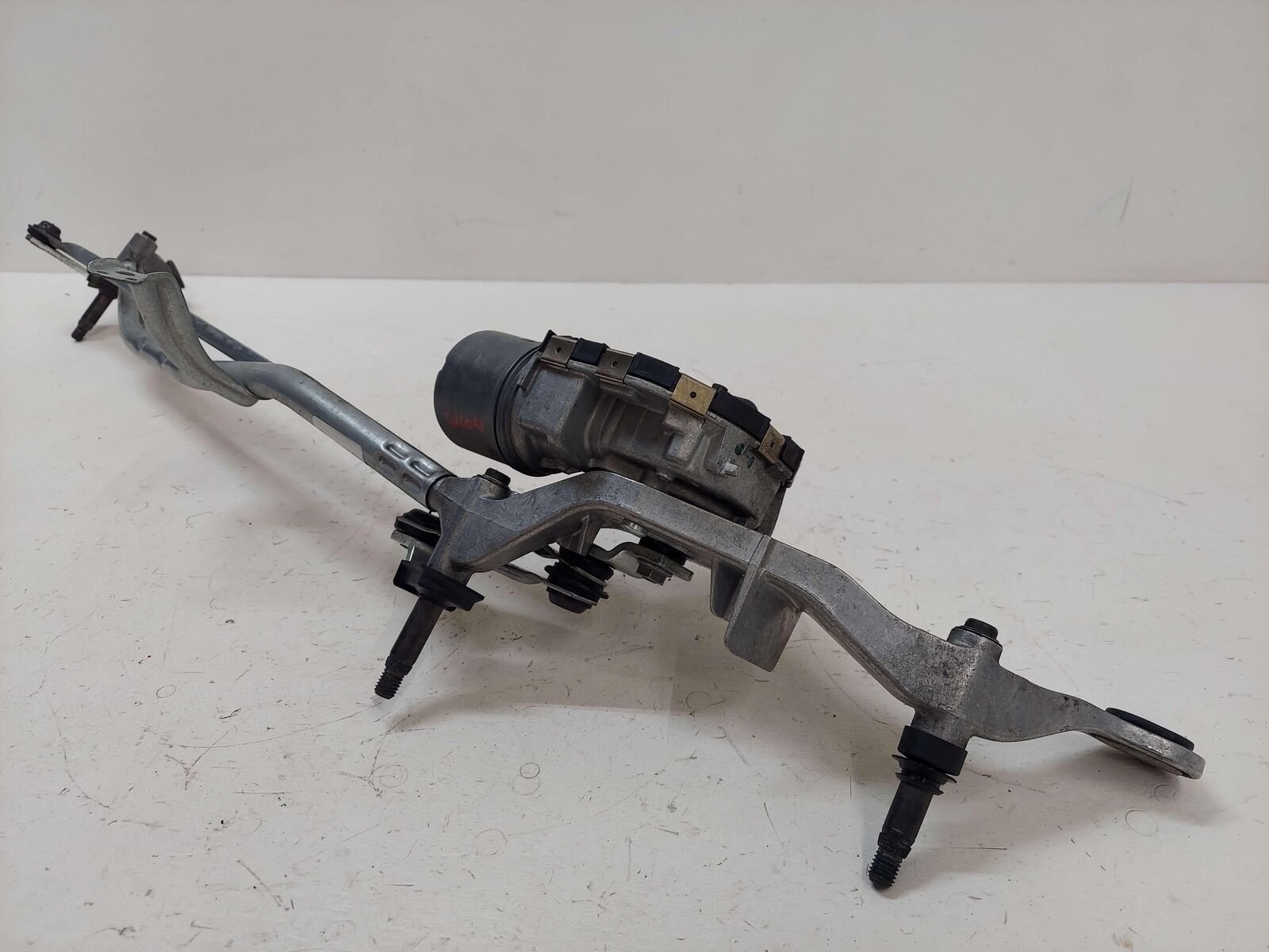 15-18 MERCEDES C63S AMG W205 SEDAN FRONT WINDSHIELD WIPER MOTOR & LINKAGE