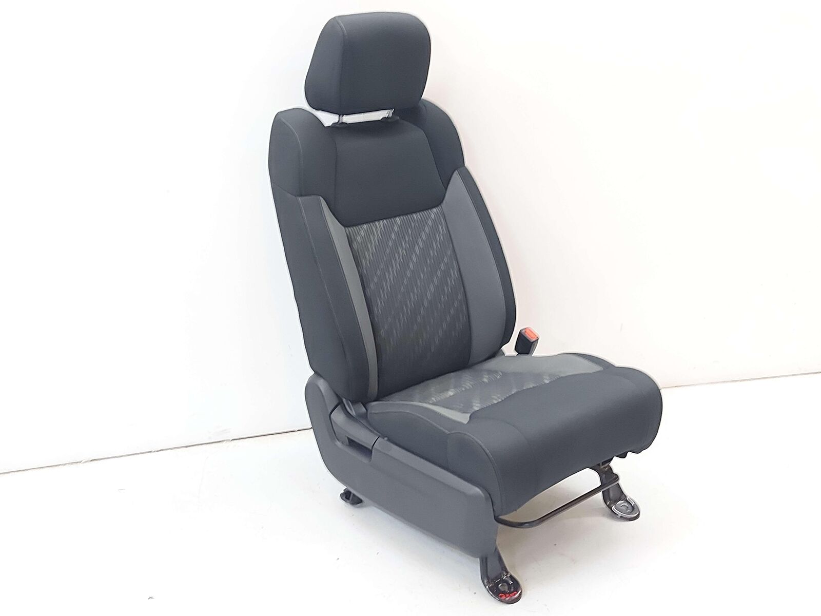 14-21 TOYOTA TUNDRA SR5 FRONT RIGHT SEAT BLACK & GRAY FC20 CLOTH