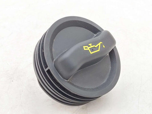 2016 PORSCHE CAYMAN GT4 981 ENGINE OIL CAP 98110703506