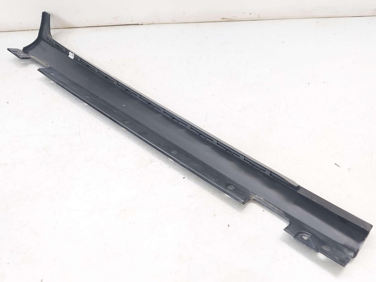 12-18 MERCEDES CLS63S AMG W218 LEFT ROCKER PANEL SIDE SKIRT MOULDING BLACK