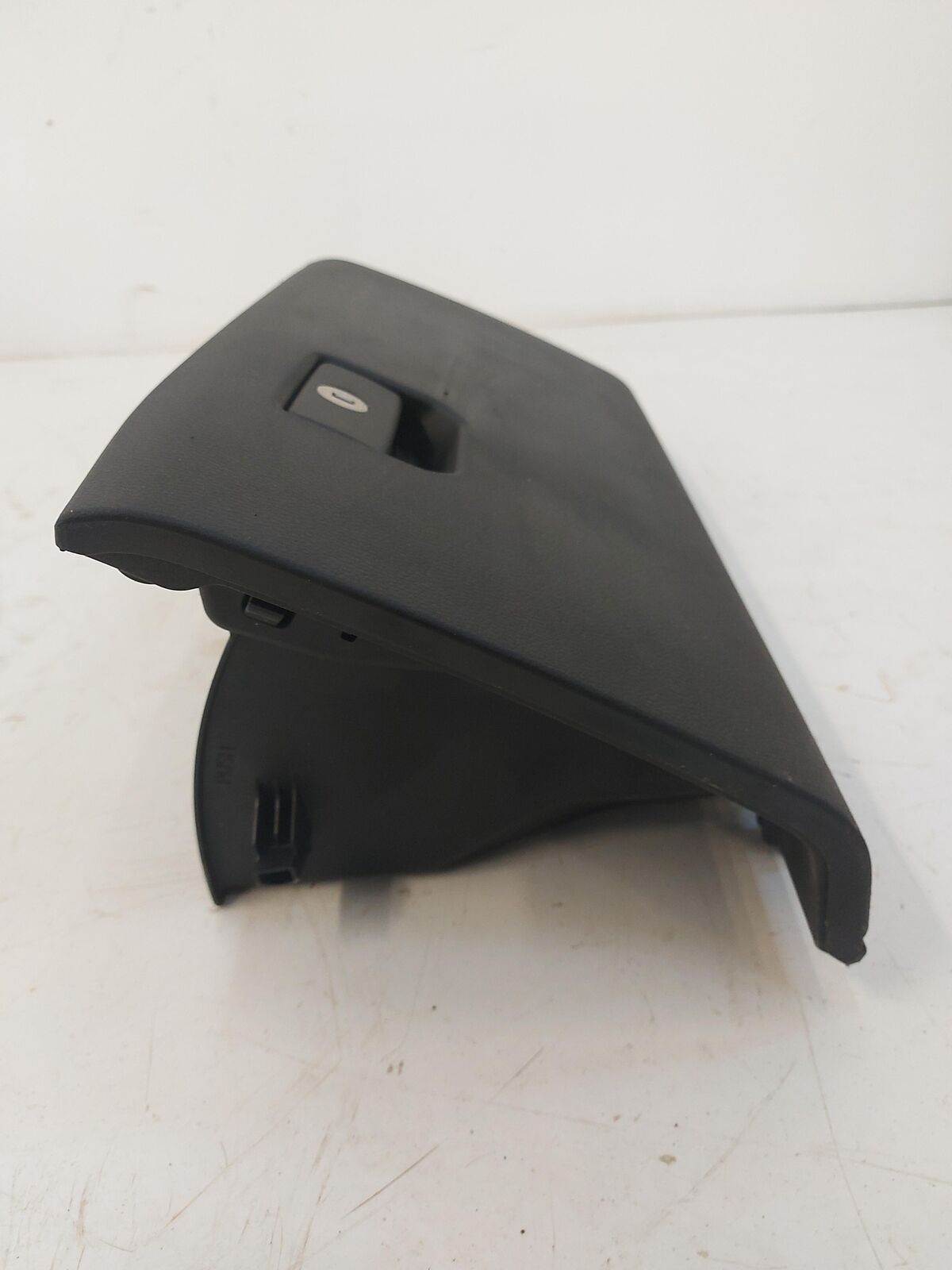 20 21 TOYOTA HIGHLANDER FRONT Glove Box BLACK 55501-0E050