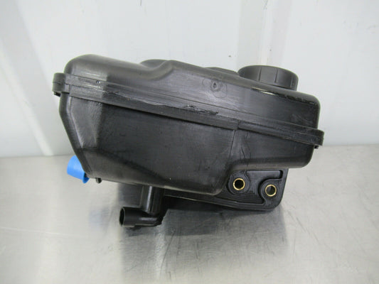 T020 2016 16 MCLAREN 570S STEERING PUMP RESERVOIR 11D0117CP