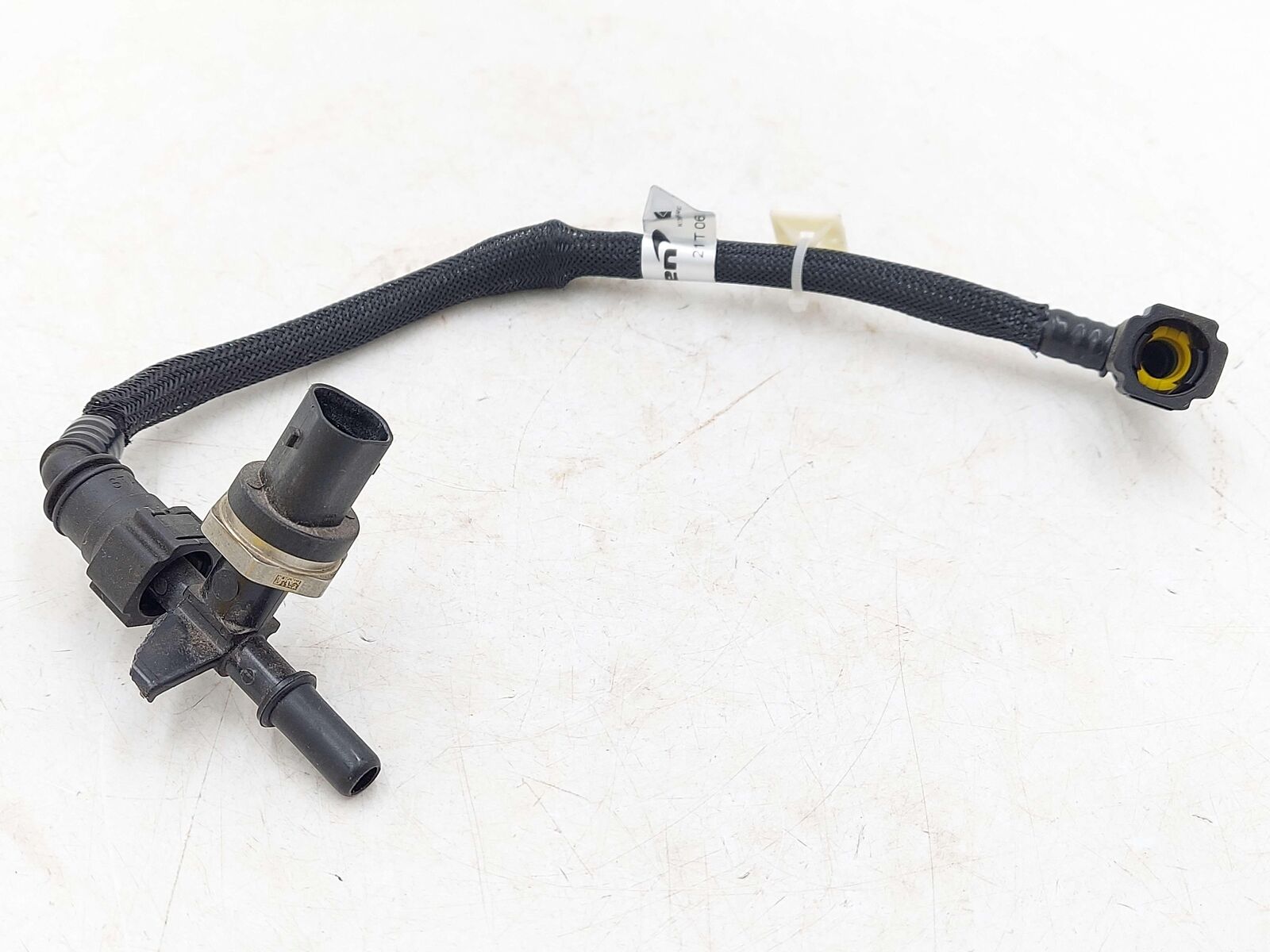 2023 McLaren Artura Fuel Line W/ Sensor *sensor Mount Broken* 16K0018CP