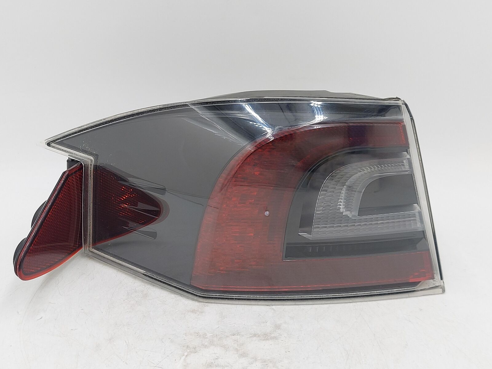 13 TESLA S LH Left Tail Light Quarter Mount 6005918-00-C