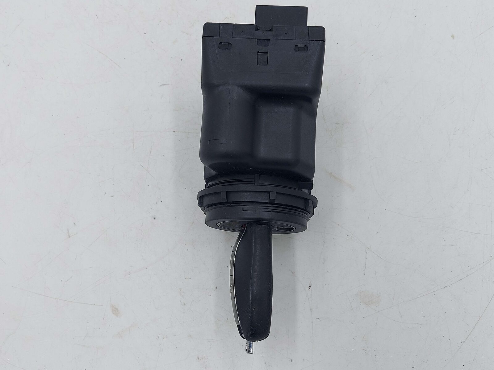 11-18 Porsche Cayenne Ignition Switch W/ Key 7PP905865D