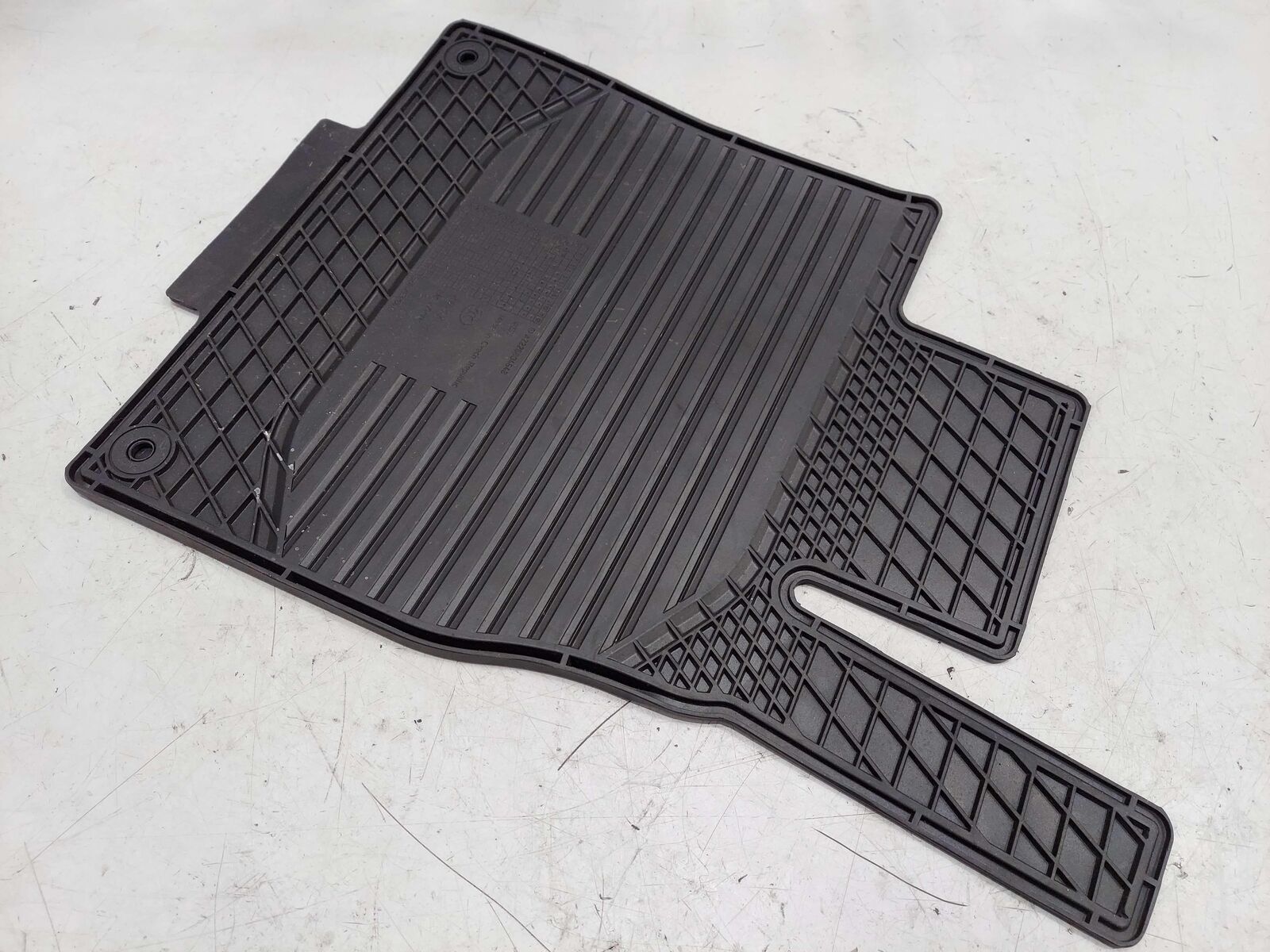 2019 MERCEDES S-CLASS S560 W222 FLOOR MAT OEM BLACK RUBBER MAT SET *WORN/GOUGES*