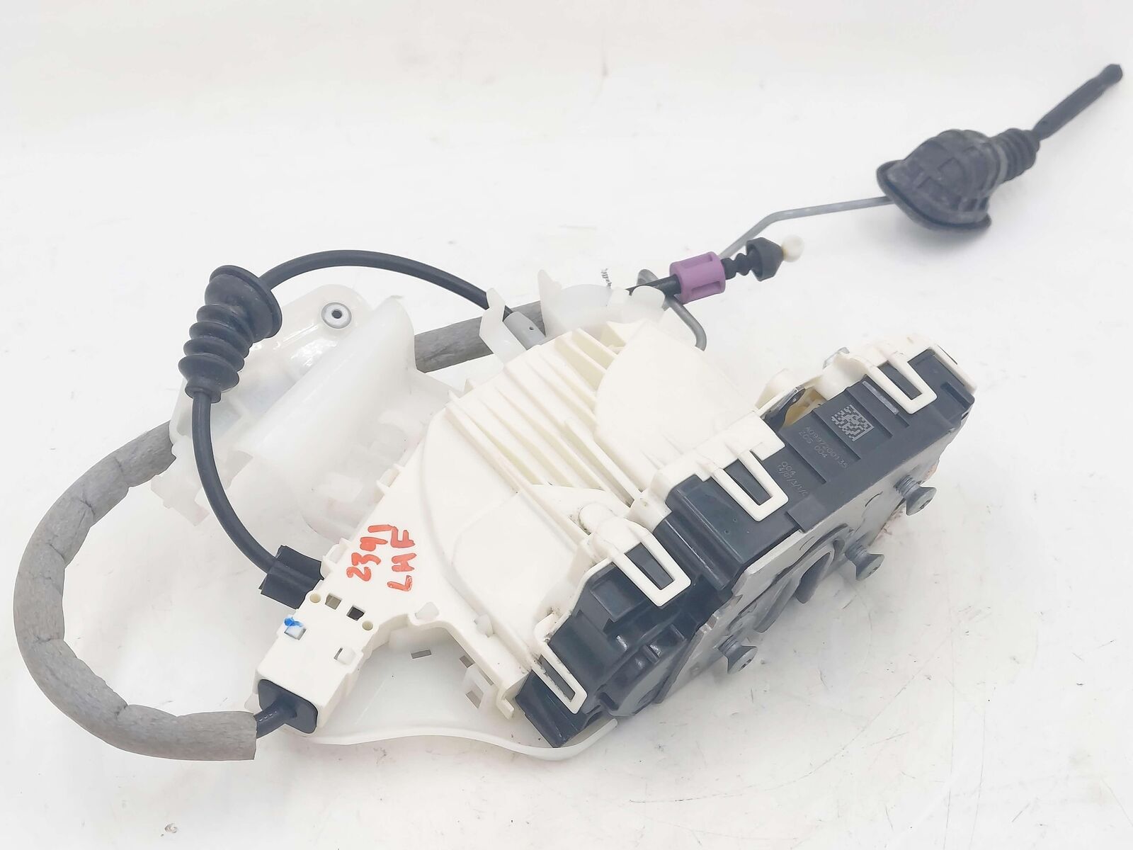 12-18 Mercedes W218 CLS63s AMG FRONT LEFT DOOR LATCH A0997200135