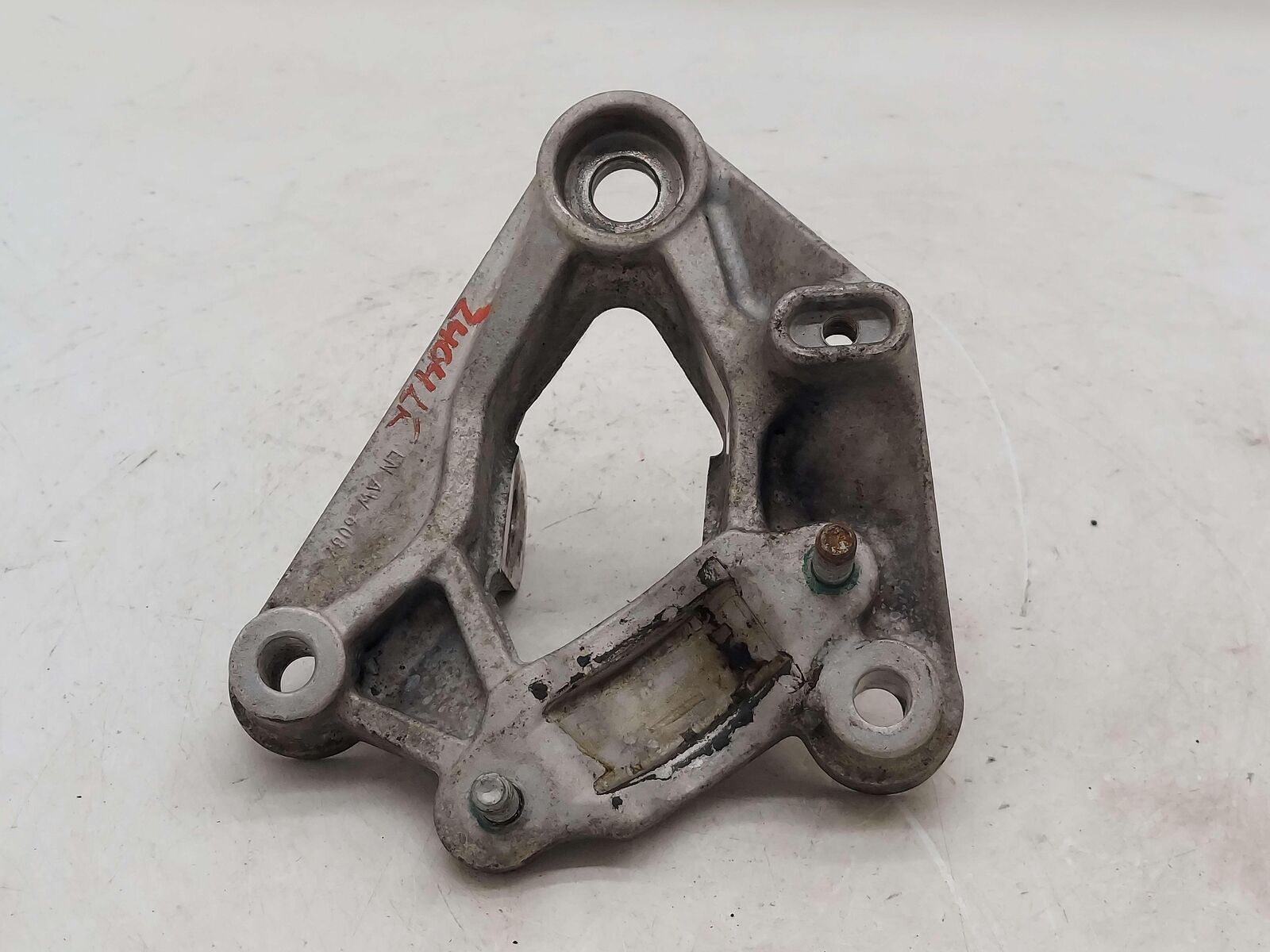 2014 PORSCHE 911 991 GT3 REAR LEFT LOWER TRAILING ARM MOUNT SUPPORT 9913313298R