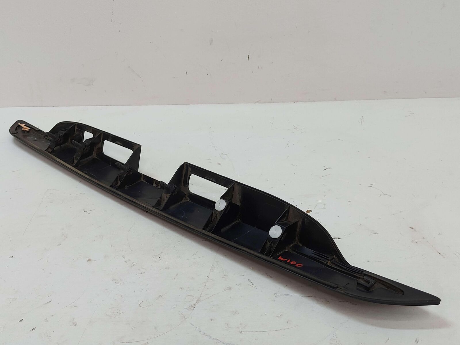 15 TOYOTA SIENNA LIFTGATE HANDLE GARNISH MOLDING MIDNIGHT BLACK 218 76801-08010