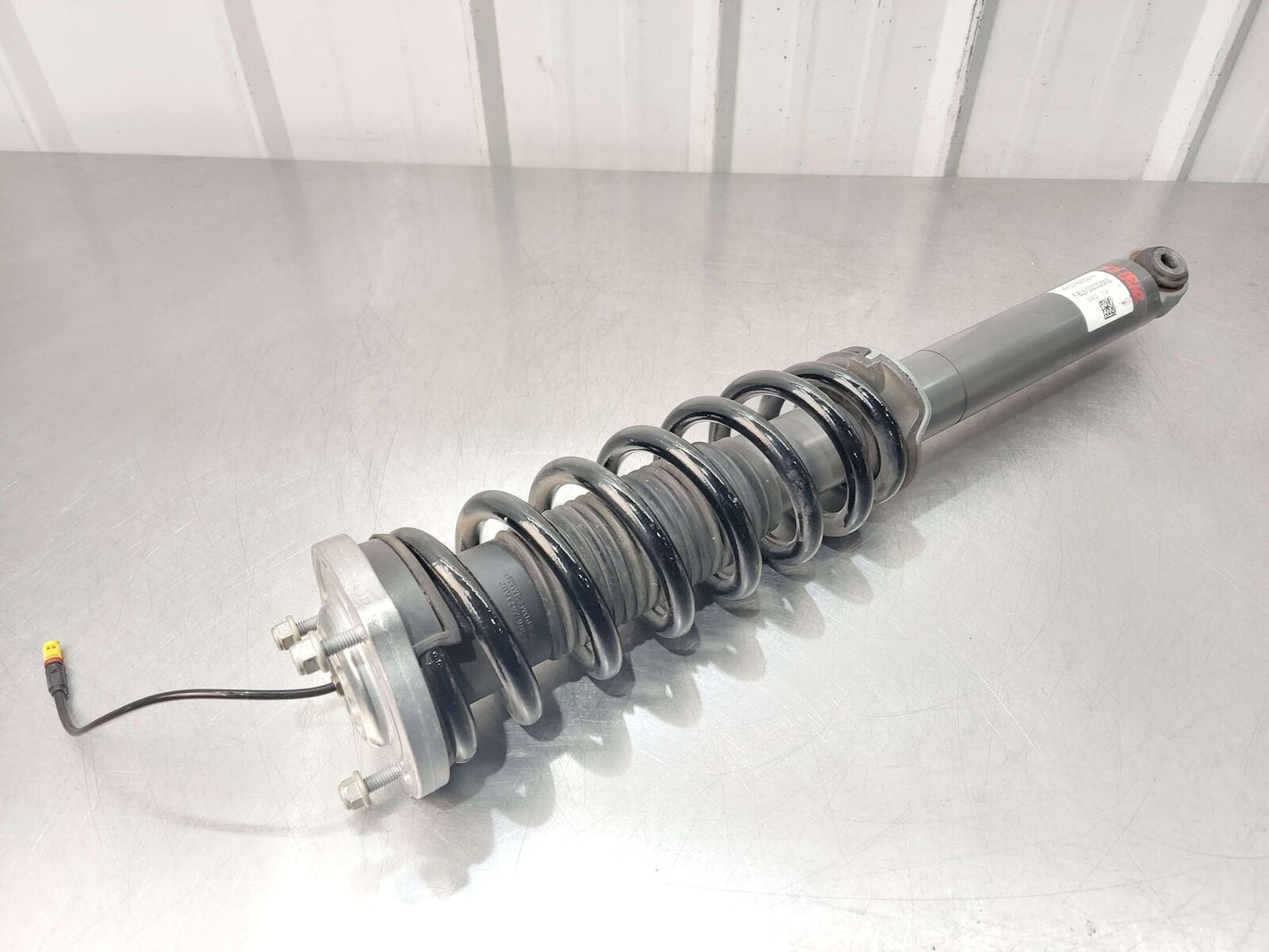 2024 ASTON MARTIN DB12 VOLANTE REAR RIGHT SUSPENSION STRUT SHOCK ELECTRONIC